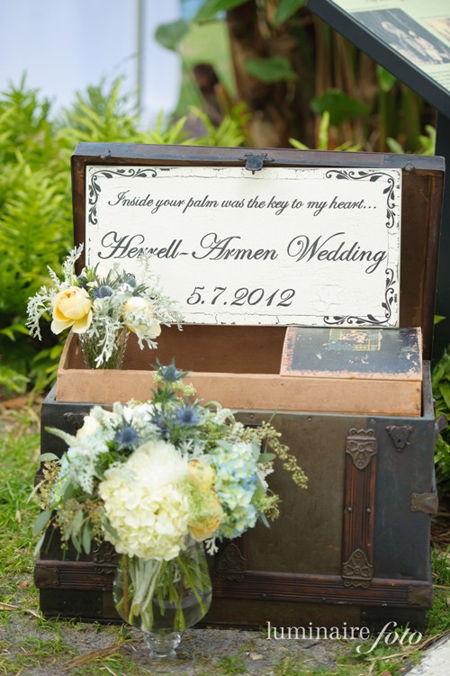 card box ideas vintage trunk wedding flowers greeting