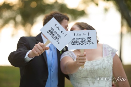 creative wedding photos photography garden signs vintage