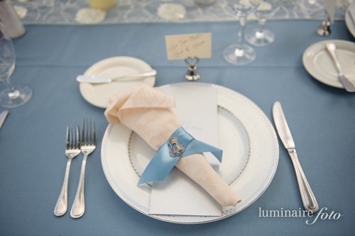 garden wedding country blue place setting silver key theme napkin fold