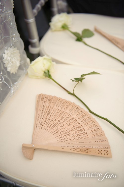 honoring the dead deceased parents wedding white roses